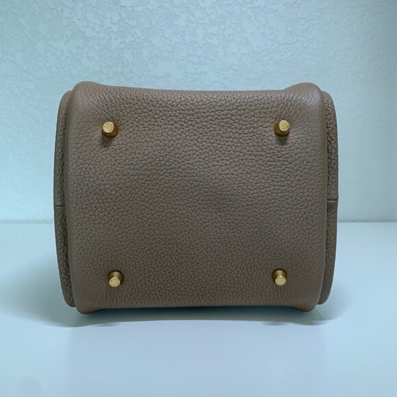 Songmont Medium Song Bag in Taupe – Full-Grain Leather, Like New w/ Dust Bag - Picture 6 of 16